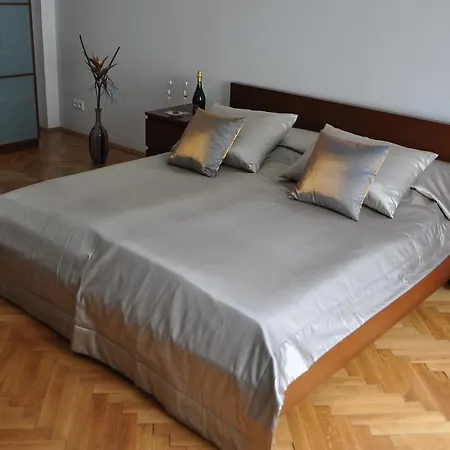 Metropolis Prague Daire *